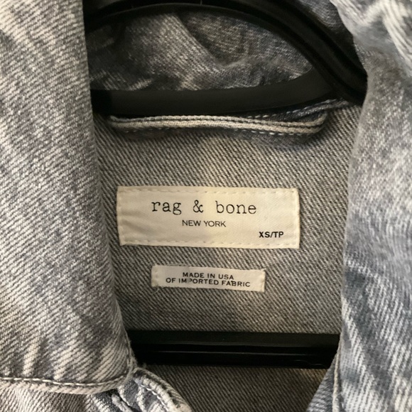 RAG & BONE
Cropped Denim Trucker Jacket - Picture 11 of 14